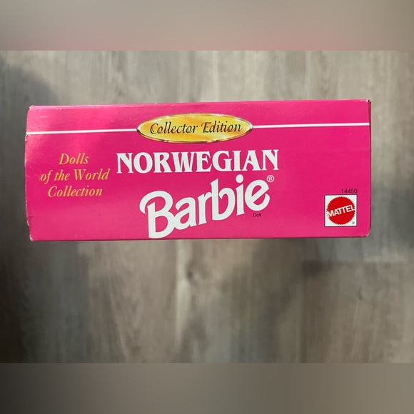 COLLECTOR EDITION NORWEGIAN BARBIEπΉ - Picture 6 of 8